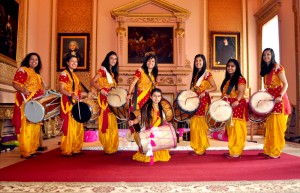 FemaleDholPlayers
